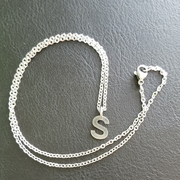 Stainless steel initial necklace, personalized - Picture 4 of 5